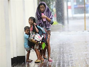 Siêu bão Haiyan tàn phá nặng nề Philippines, 

hơn 100 người thiệt mạng