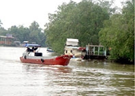 Người dân chưa thực hiện tốt việc đăng ký, đăng kiểm phương tiện thủy