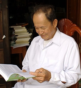 Giao lưu với Anh hùng 
tình báo Tư Cang
