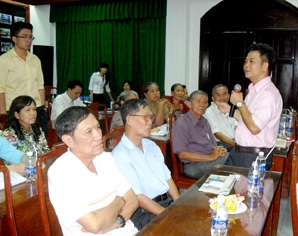 Tư vấn sức khỏe miễn phí
cho khoảng 200 cán bộ hưu trí