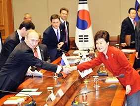 Tổng thống Nga hội đàm với người đồng cấp Hàn Quốc