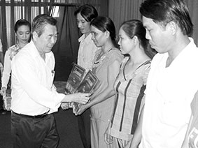 Bàn giao 1.625 nhà Đại đoàn kết cho hộ nghèo