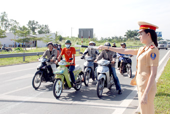 THỰC HIỆN NHIỀU GIẢI PHÁP ĐẢM BẢO
TRẬT TỰ AN TOÀN GIAO THÔNG