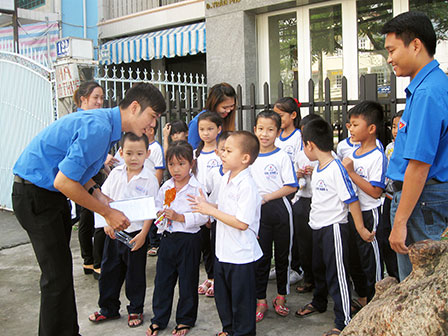 Tích cực giữ gìn trật tự an toàn giao thông