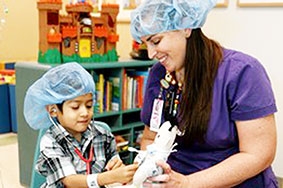 Thân thiện với trẻ em - chiến thuật nâng chất điều trị của các bệnh viện Mỹ