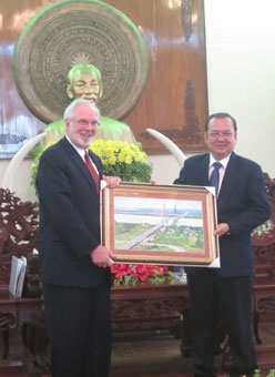 Lãnh đạo thành phố Cần Thơ tiếp đại sứ Hoa Kỳ