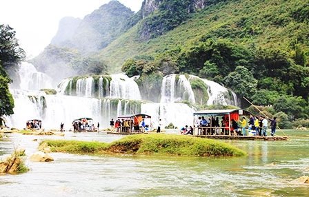 Ngất ngây thác Bản Giốc