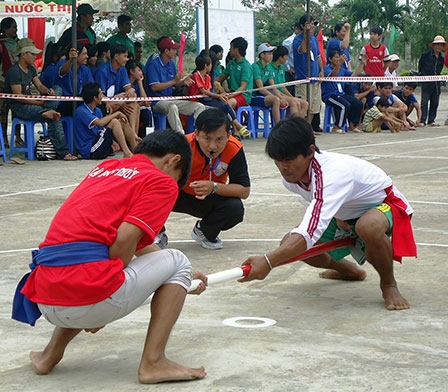 Khởi tranh môn đẩy gậy 
Đại hội TDTT thành phố