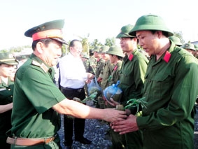 LÃNH ÐẠO THÀNH PHỐ THĂM HỎI, ÐỘNG VIÊN CÁC ÐƠN VỊ HUẤN LUYỆN THỰC BINH