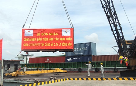 Công bố Hợp tác khai thác container tại Cảng Trà Nóc