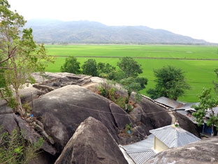 Khám phá ngọn núi 
thấp nhất thế giới