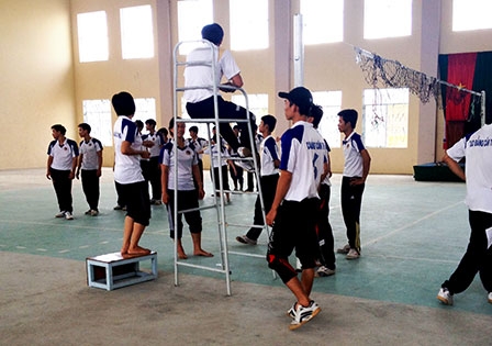 Nhà thi đấu thể thao - Thiếu mà thừa