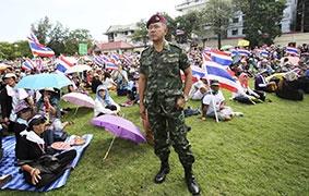 Phe biểu tình “thăm dò” quân đội