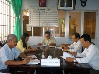 Khắc phục hạn chế, xây dựng 
đảng bộ trong sạch vững mạnh