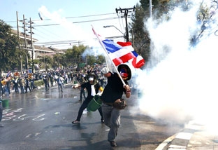 Bạo lực tiếp diễn tại Thái Lan