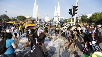 Thủ tướng Thái Lan trở lại làm việc