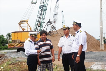 CÒN NHIỀU PHƯƠNG TIỆN GIAO THÔNG THỦY
 LOẠI DƯỚI 50 TẤN KHÔNG CÓ GIẤY TỜ CHỨNG MINH NGUỒN GỐC