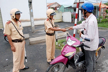 Tổ chức đồng bộ các giải pháp 
đảm bảo trật tự an toàn giao thông