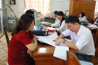 Cờ Đỏ dẫn đầu thành phố 
về thu thuế năm 2013