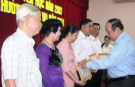 Hơn 23.000 gia đình được công nhận gia đình hiếu học năm 2013