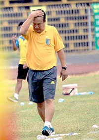 Bao giờ đội tuyển bóng đá quốc gia mới có HLV dài hạn?