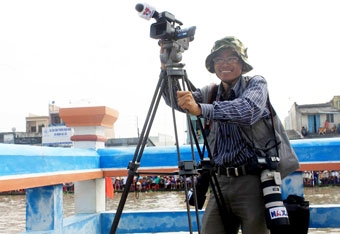 “Cuộc dạo chơi” của Duy Khương
