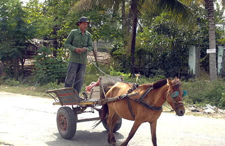Dấu xưa<br>
<i>Xe ngựa...</i>