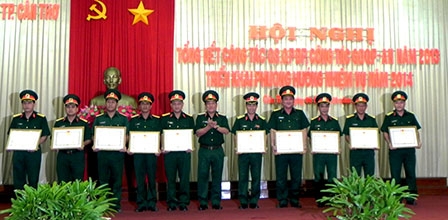 Phát triển kinh tế gắn với quốc phòng - an ninh và xây dựng khu vực phòng thủ