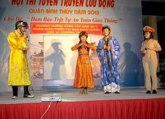 Tình nguyện đảm bảo an toàn giao thông