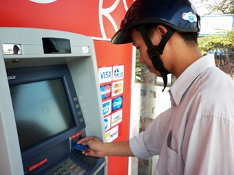 Ngân hàng rộn ràng đón Tết