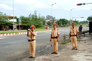 MỞ NHIỀU CHUYÊN ĐỀ TUẦN TRA, KIỂM SOÁT VÀ XỬ LÝ 
VI PHẠM TRẬT TỰ AN TOÀN GIAO THÔNG