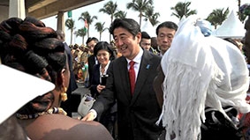 Trung Quốc chỉ trích chuyến thăm châu Phi của Thủ tướng Nhật