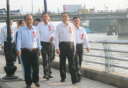 Khánh thành tường kè sông chợ Trà Nóc