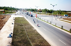 Đầu tư phát triển đồng bộ 
hệ thống giao thông