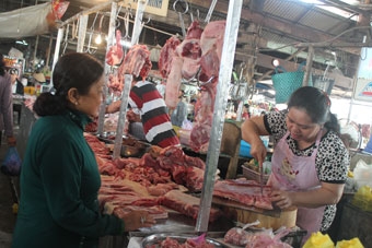 Giá heo hơi giảm