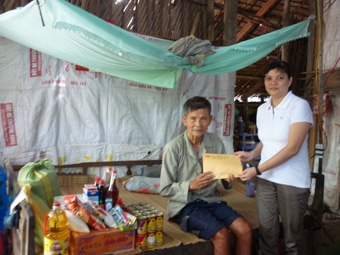 TRAO TIỀN TỪ THIỆN