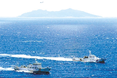 Biển Hoa Đông 
dậy sóng