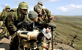 Vì đâu Nhật tăng cường 
 tiềm lực quốc phòng?