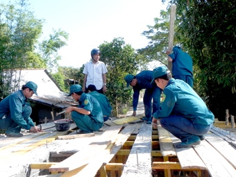 XÂY DỰNG LỰC LƯỢNG VỮNG MẠNH TOÀN DIỆN