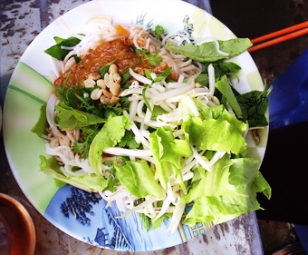 Bánh tằm xíu mại tàu hủ ky