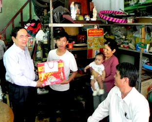 Xây dựng và bảo vệ tổ quốc là trách nhiệm
thiêng liêng của mỗi thanh niên