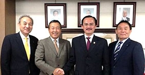 “Cánh én” Koji