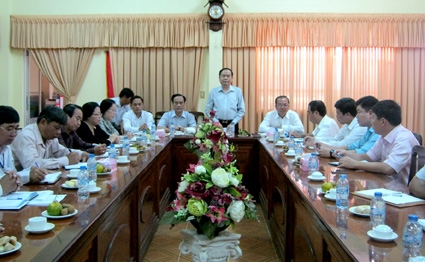 TIẾP TỤC HUY ĐỘNG CÁC NGUỒN LỰC ĐẦU TƯ ĐÁP ỨNG
YÊU CẦU PHÁT TRIỂN KT - XH THÀNH PHỐ TRONG NĂM MỚI 2014