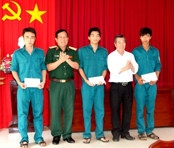 THƯỜNG XUYÊN KIỂM TRA, ĐÔN ĐỐC ĐỂ CÔNG TÁC
TUYỂN QUÂN ĐẠT KẾT QUẢ TỐT NHẤT