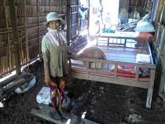 Mẹ đau yếu nuôi con tâm thần