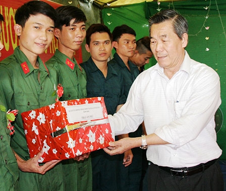 Thành phố Cần Thơ long trọng
tiễn 790 thanh niên lên đường nhập ngũ