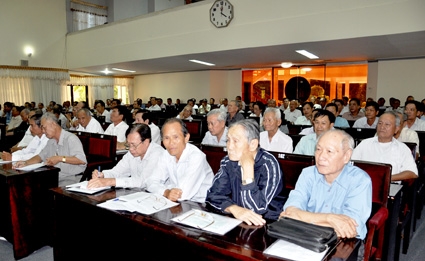 ĐẨY MẠNH PHÁT TRIỂN KINH TẾ, NÂNG CAO CHẤT LƯỢNG
GIÁO DỤC - ĐÀO TẠO VÀ TRIỂN KHAI TỐT HIẾN PHÁP SỬA ĐỔI