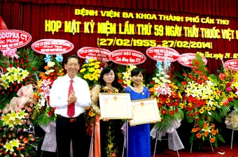 Họp mặt kỷ niệm Ngày Thầy thuốc Việt Nam