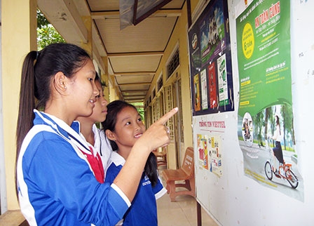 Đảm bảo an toàn cho học sinh qua phà đến trường