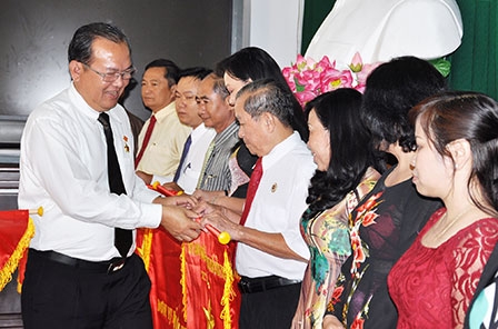 Ưu tiên khen thưởng những người trực tiếp lao động sản xuất và có nhiều đóng góp cho cộng đồng